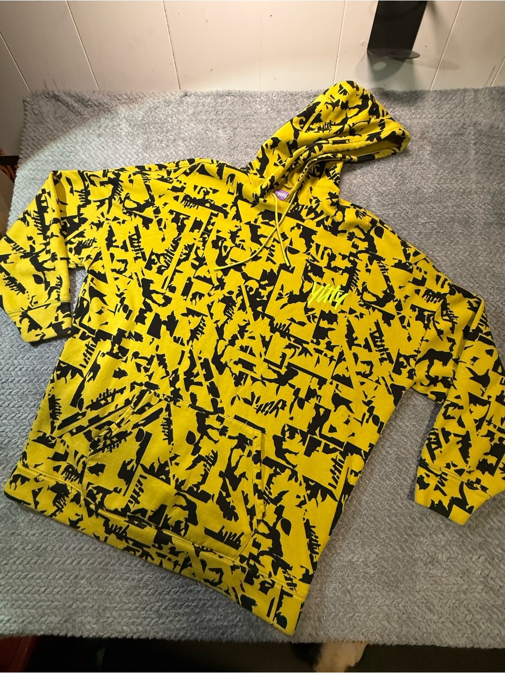 YITTY Yellow and Black Graphic mens Hoodie
